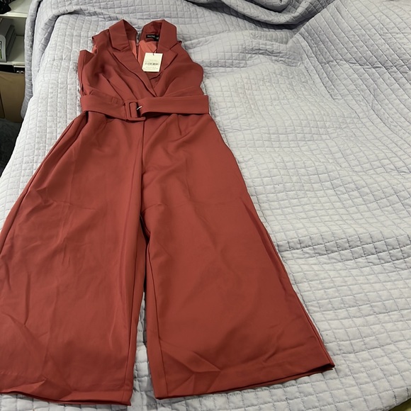 Lavish Alice Dusty Rose tailored wrap culotte belted jumpsuit - Picture 3 of 5